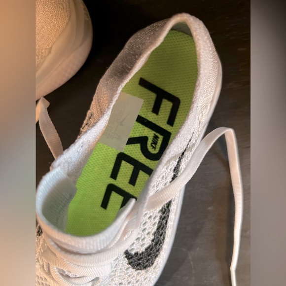 NIKE 7.5 Shoes - Picture 3 of 7